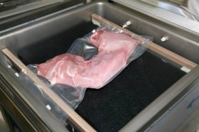 Упаковка мяса кролика в вакуум